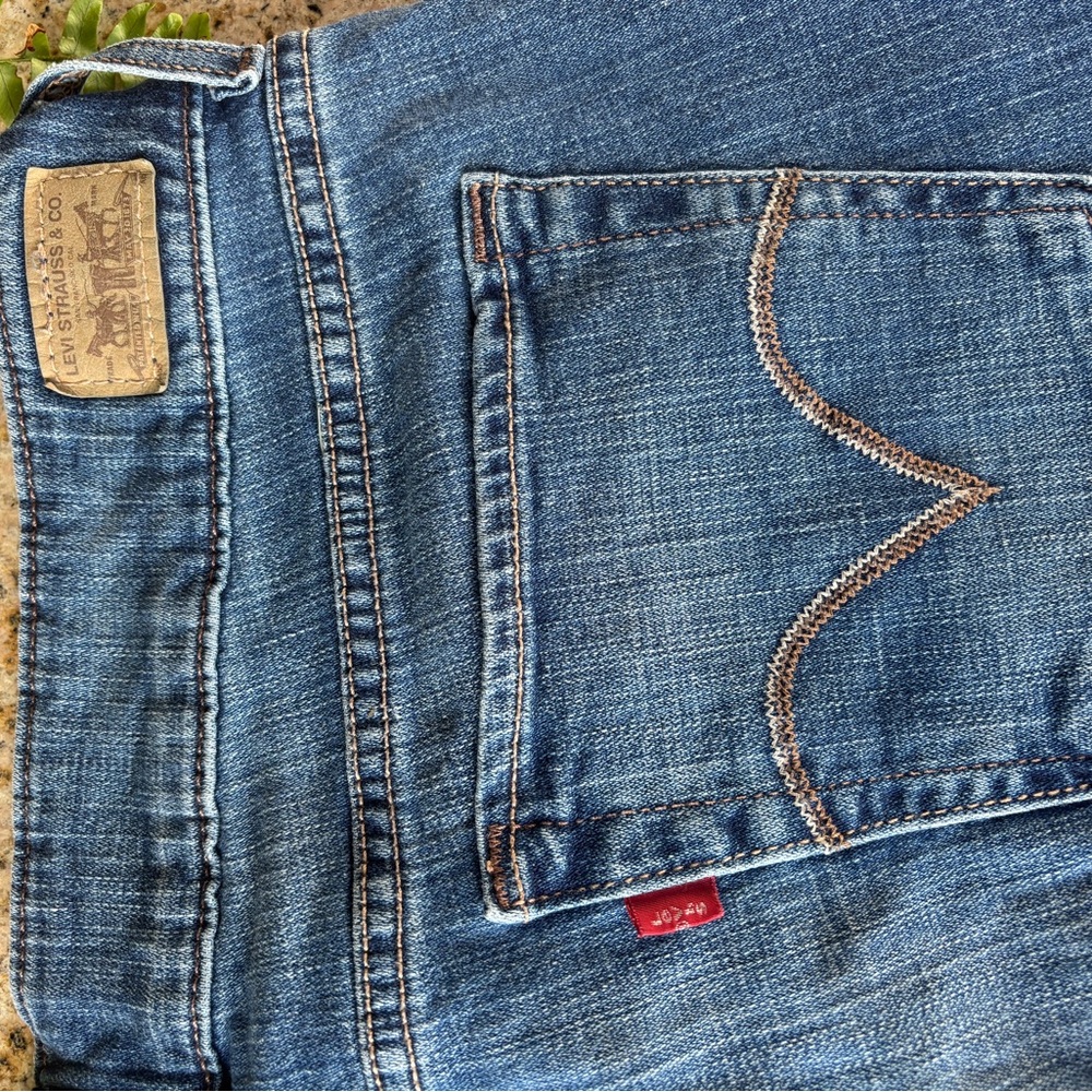 Levi's Slender Boot Cut 526 14M Jeans - Picture 3 of 3